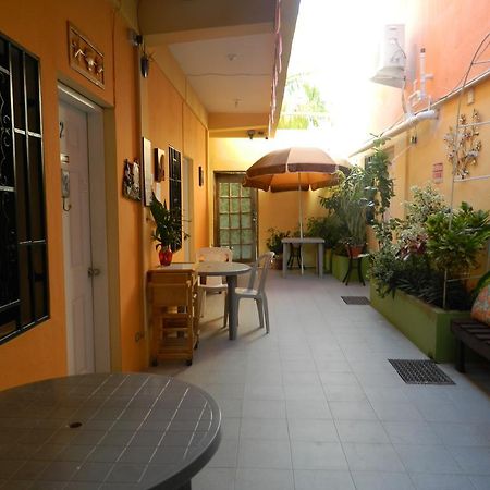 Bella Sombra Guest House Downtown Belize City Room photo