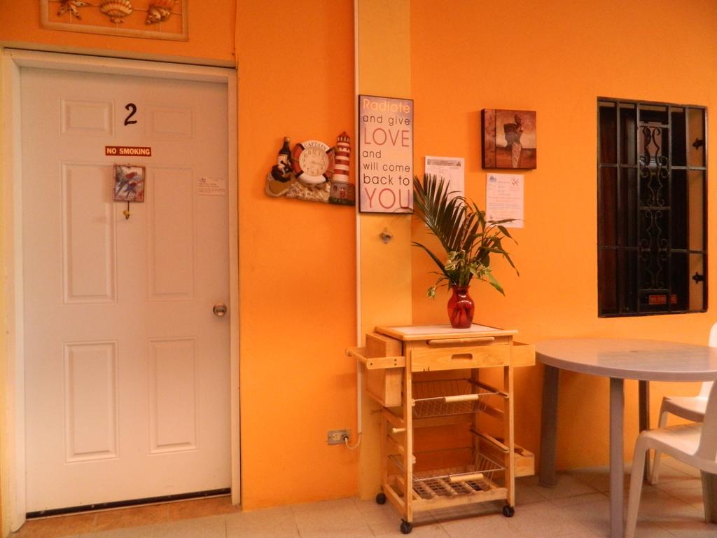 Bella Sombra Guest House Downtown Belize City Room photo