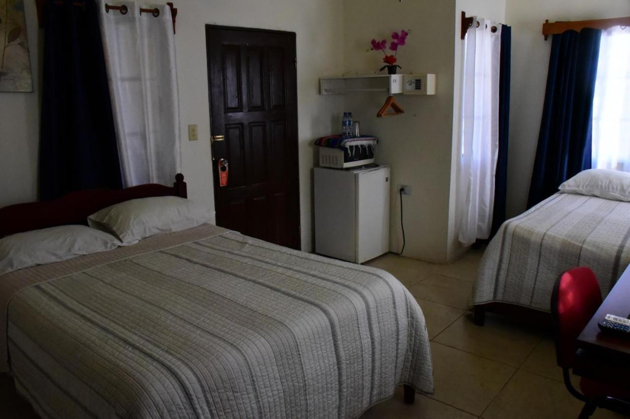 Bella Sombra Guest House Downtown Belize City Exterior photo